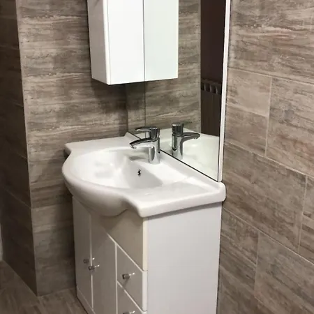 Mit Kamin In Der Stadt By Interhome Roč