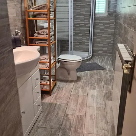 Mit Kamin In Der Stadt By Interhome Hébergement de vacances *