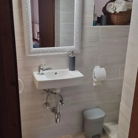 Mit Kamin In Der Stadt By Interhome *
